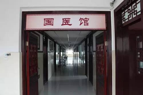 中醫藥法首度實施，民間中醫獲資格認證，診所開辦僅需備案